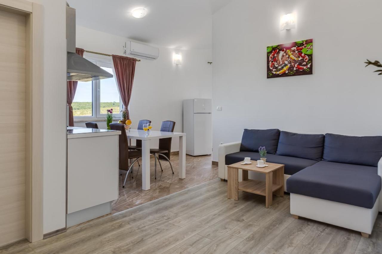 Apartment Miruna S Bazenom Donje Rastane Exteriér fotografie