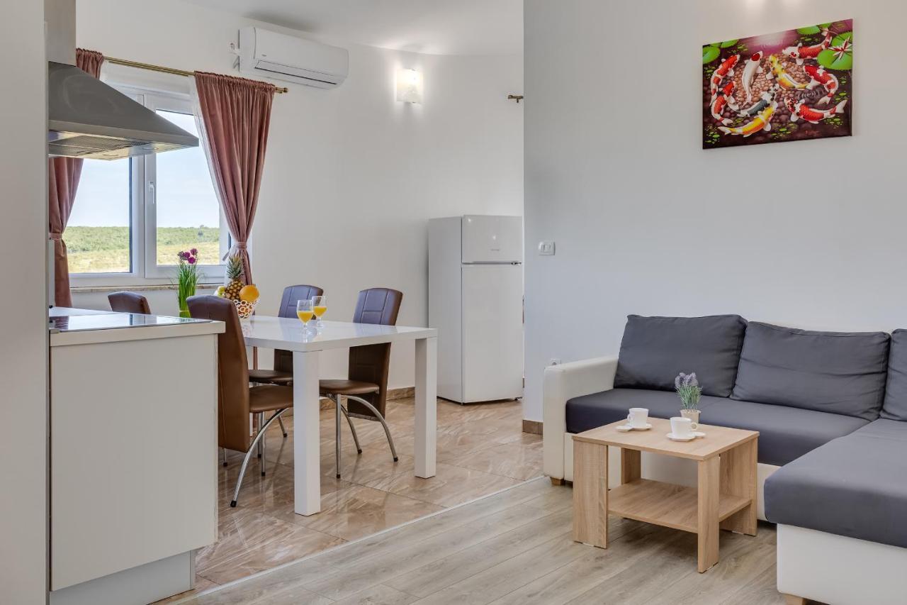 Apartment Miruna S Bazenom Donje Rastane Exteriér fotografie